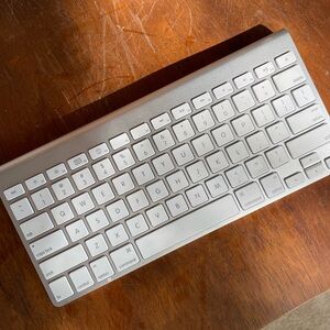 Wireless Apple magic Keyboard